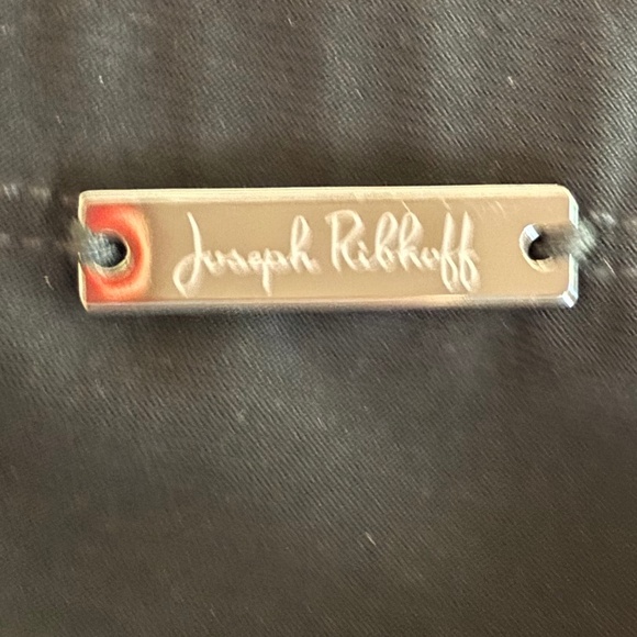 Joseph Ribkoff Black Capri Leggings With Keyhole Button Detail Women's Size 6 - Picture 9 of 11